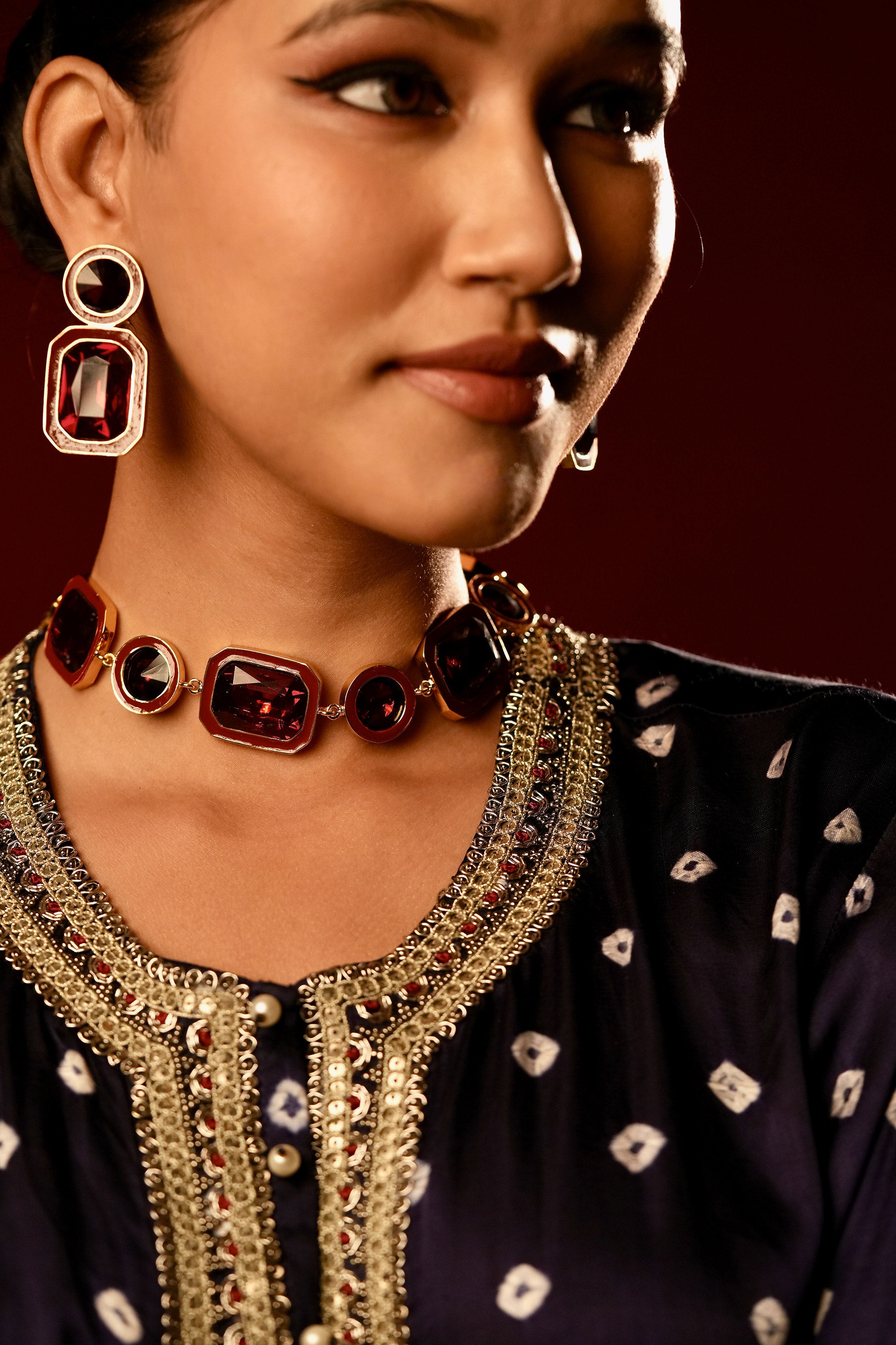 Crimson Frame Choker